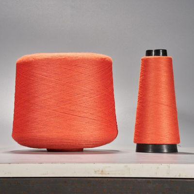 Hilados de viscosa suave y lisa para tejidos ligeros y duraderos en forma cruda o teñida