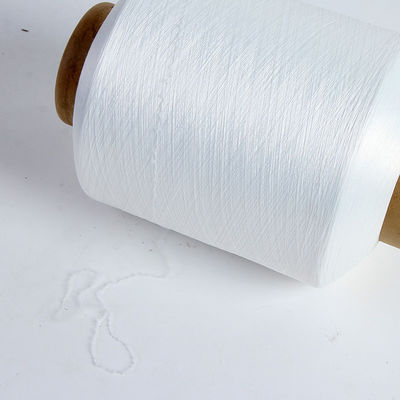 El material utilizado para la fabricación de la fibra de poliéster es el poliéster de calidad 100/48 150D.