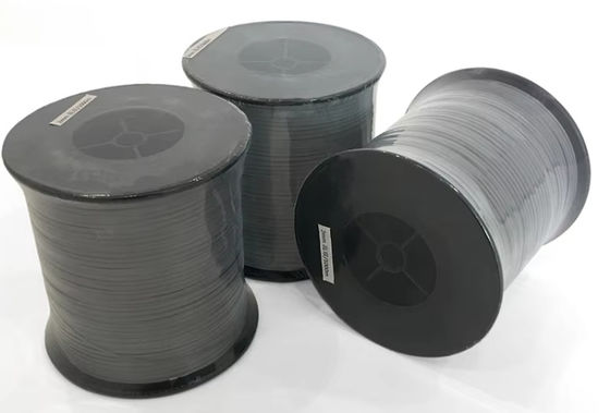 Fabricación industrial de costura de hilos reflectores de plata para bordar materiales reflectores grises
